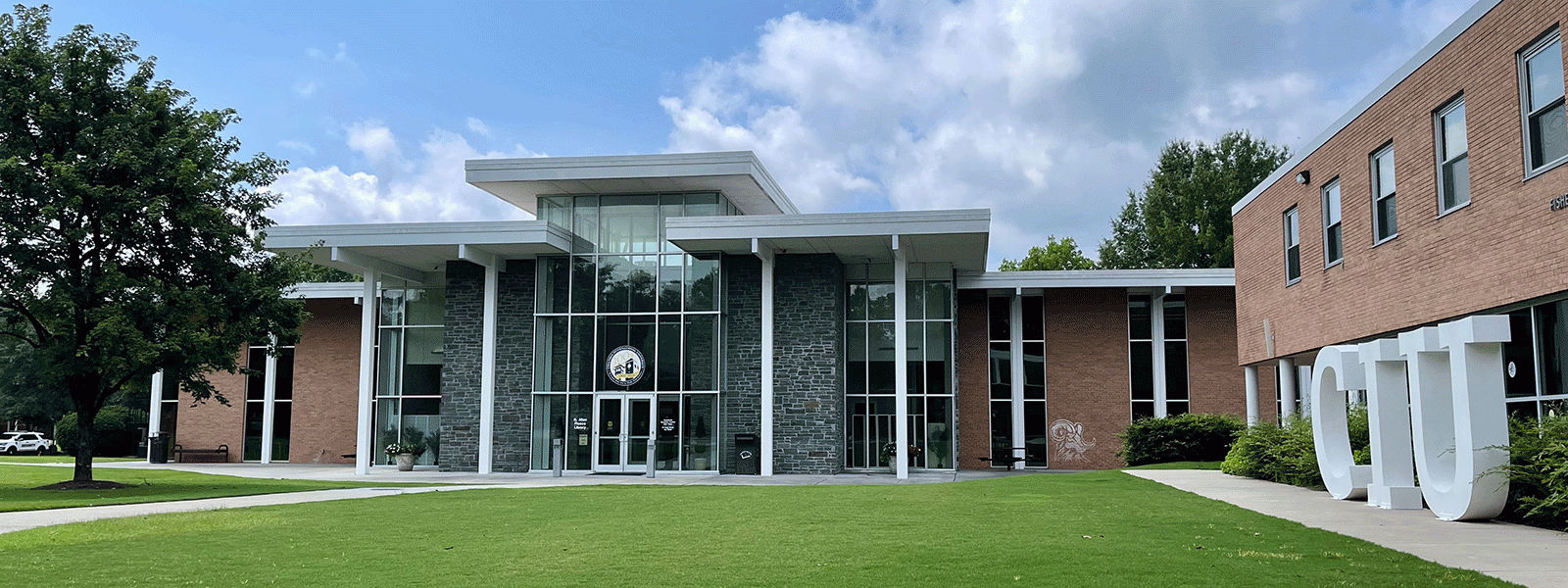 The G. Allen Fleece Library