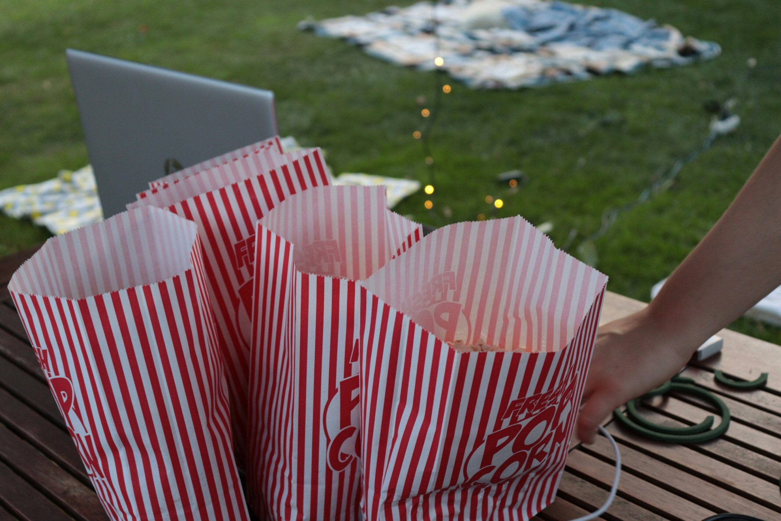 Outdoor Movie Night – Popcorn Outdoor Movie Night - Popcorn